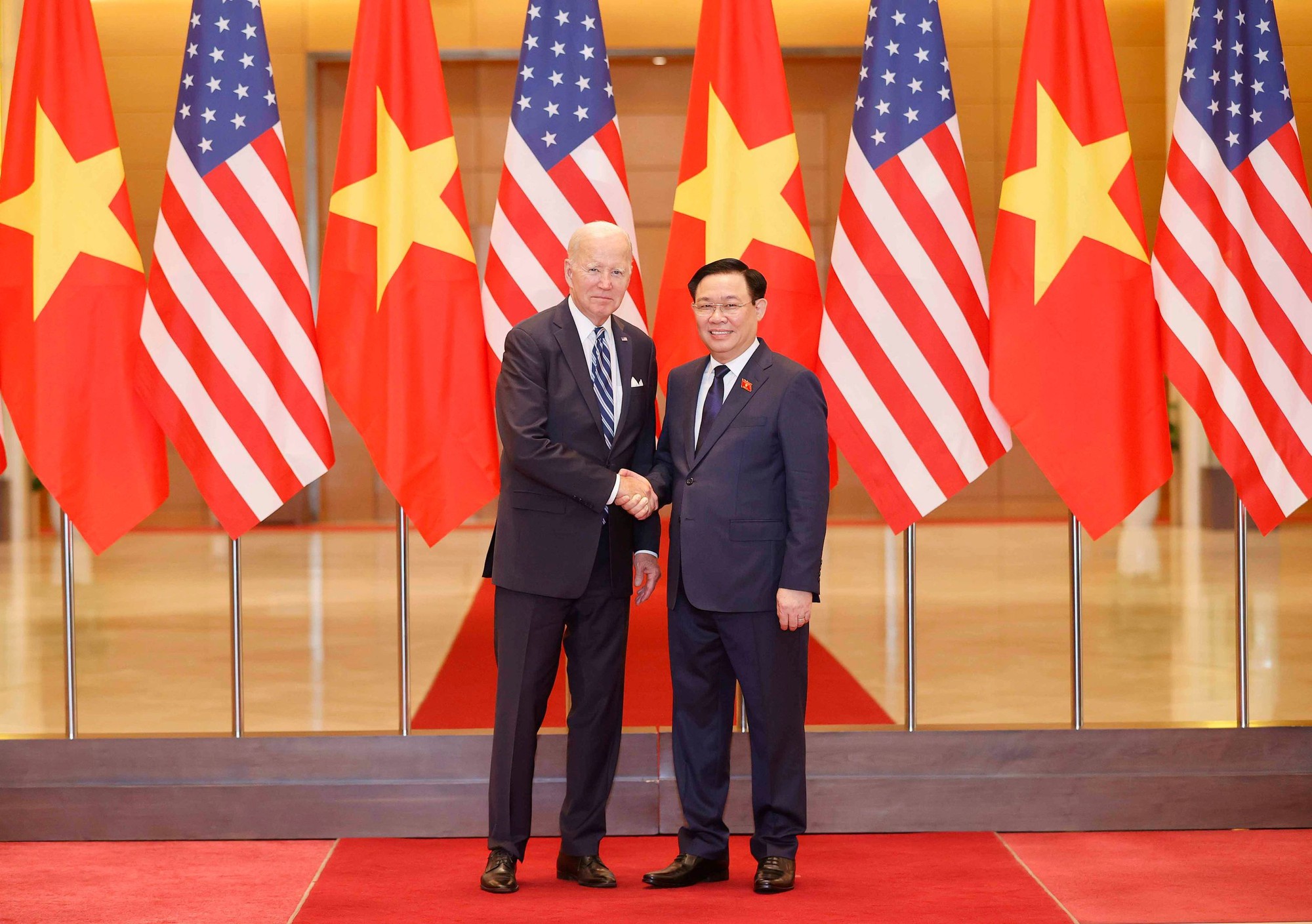 Tổng thống Hoa Kỳ Joe Biden rời Hà Nội, kết thúc tốt đẹp chuyến thăm Việt Nam - Ảnh 6.