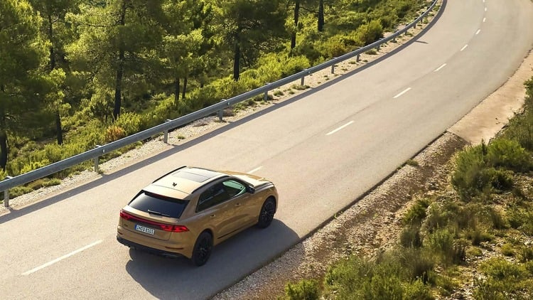 Audi Q8 2024 ra mắt với loạt nâng cấp mới, giá từ 2,23 tỷ đồng  - Ảnh 8.