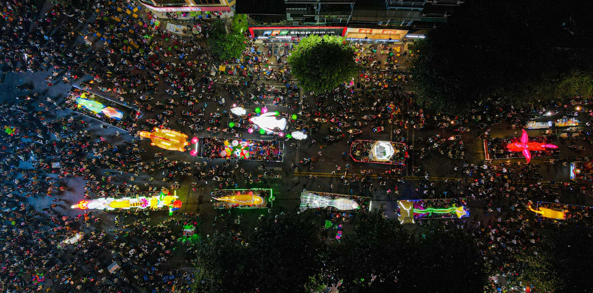 Cận cảnh không khí lễ hội Tết Trung thu lớn nhất cả nước ở Tuyên Quang - Ảnh 16.