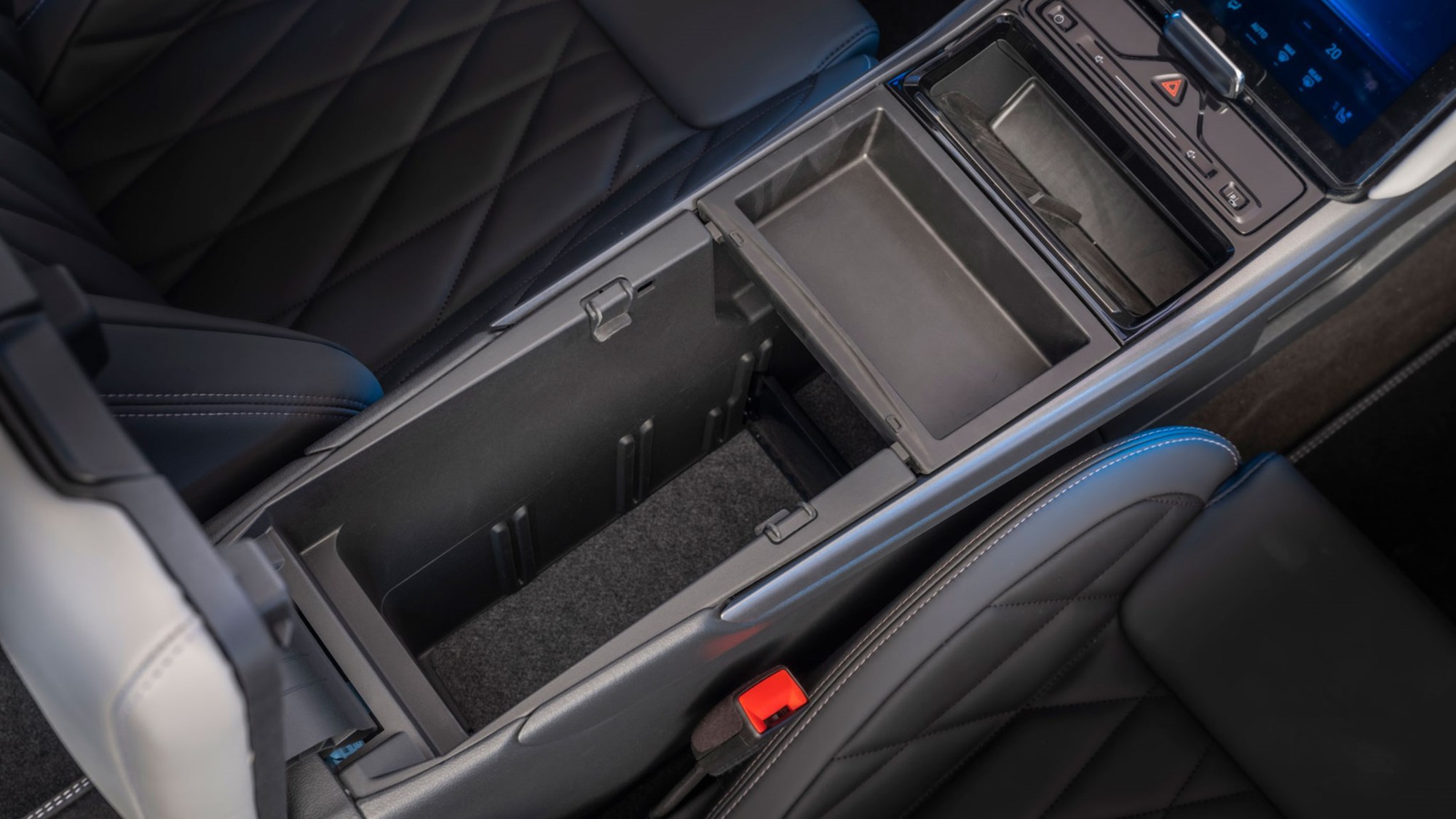 SUV điện Ford Explorer chính thức ra mắt, giá gần 1,2 tỷ đồng - Ảnh 5.