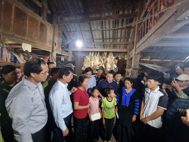 Phó Thủ tướng Chính phủ Trần Hồng Hà kiểm tra công tác khắc phục hậu quả sau lũ ống tại Lào Cai - Ảnh 2.