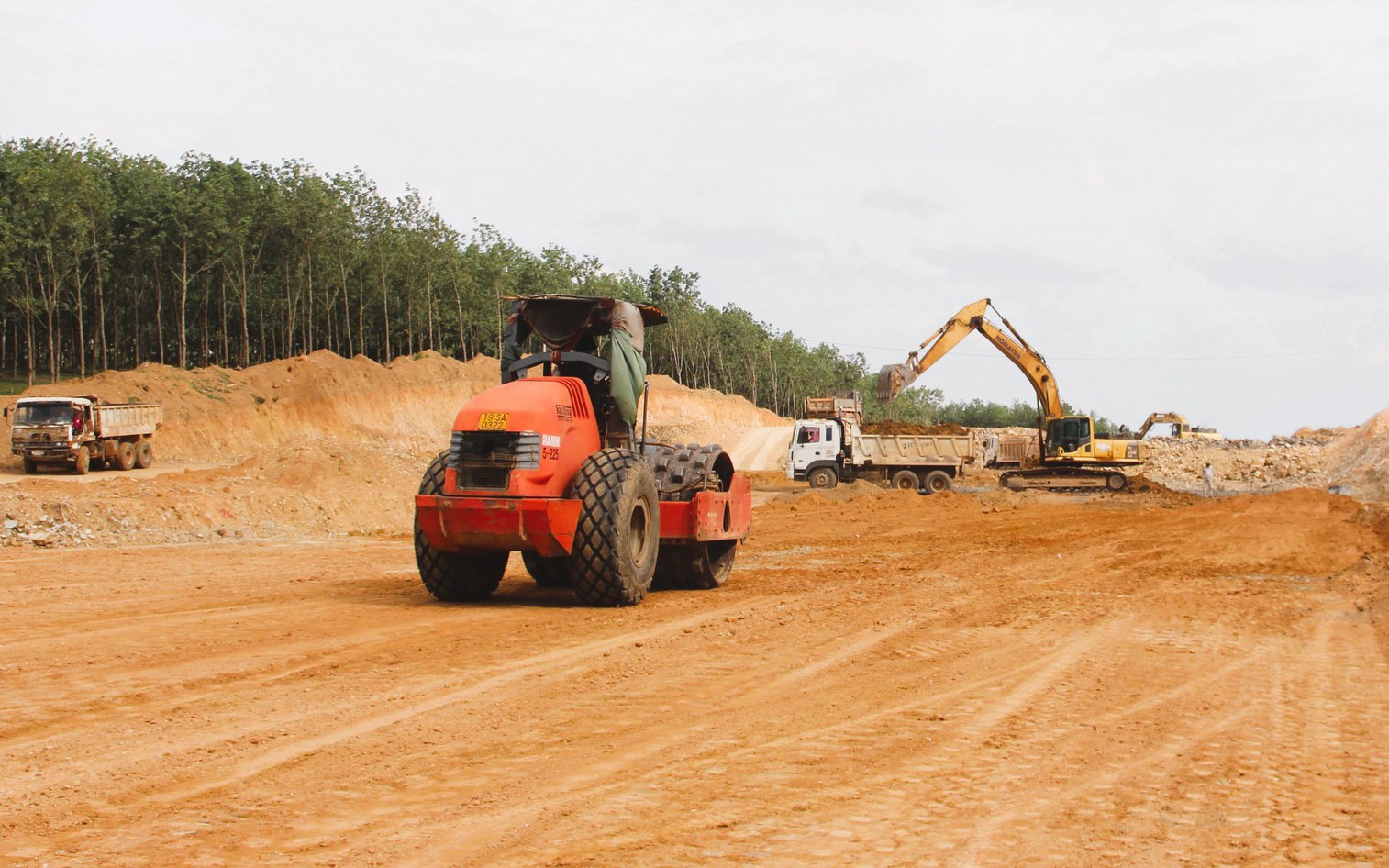 Phê duyệt tiền cấp quyền khai thác mỏ đất làm cao tốc Vạn Ninh - Cam Lộ