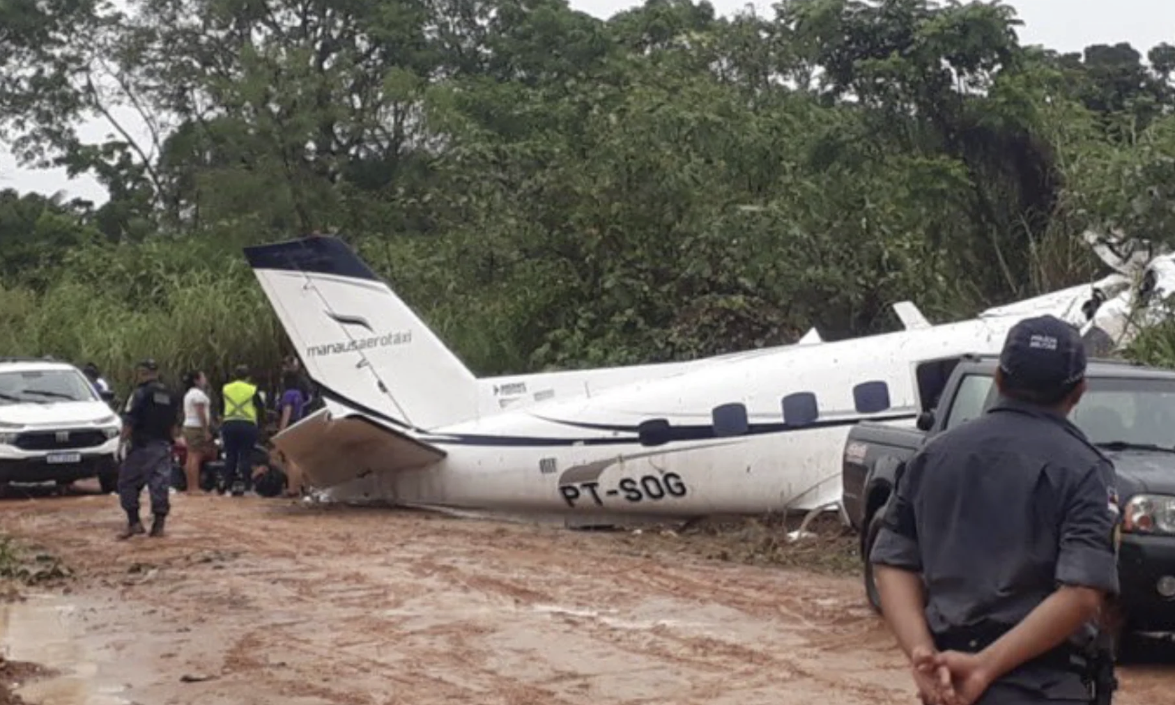 Rơi máy bay du lịch ở Brazil, 14 người tử nạn - Ảnh 1.