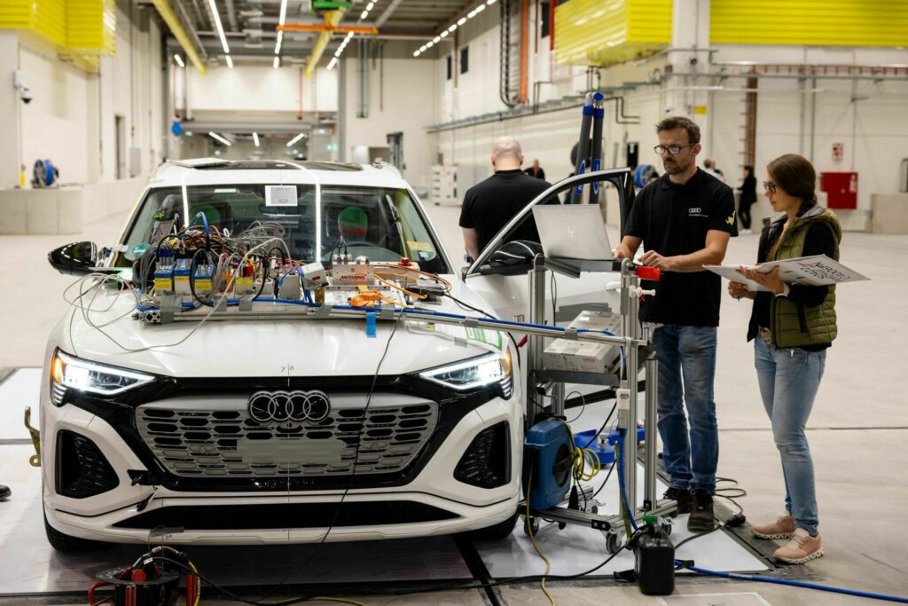 Audi khai trương trung tâm thử nghiệm va chạm trị giá 106 triệu USD - Ảnh 1.