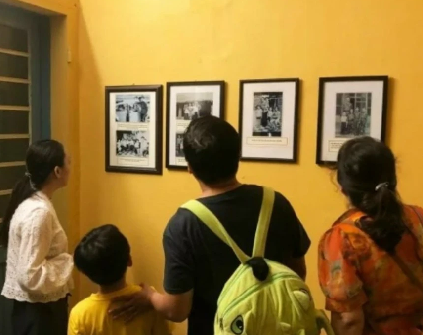 Trụ sở UBND TP.HCM và Bảo tàng Biệt động Sài Gòn-Gia Định hút khách nghỉ lễ 2/9 - Ảnh 7.