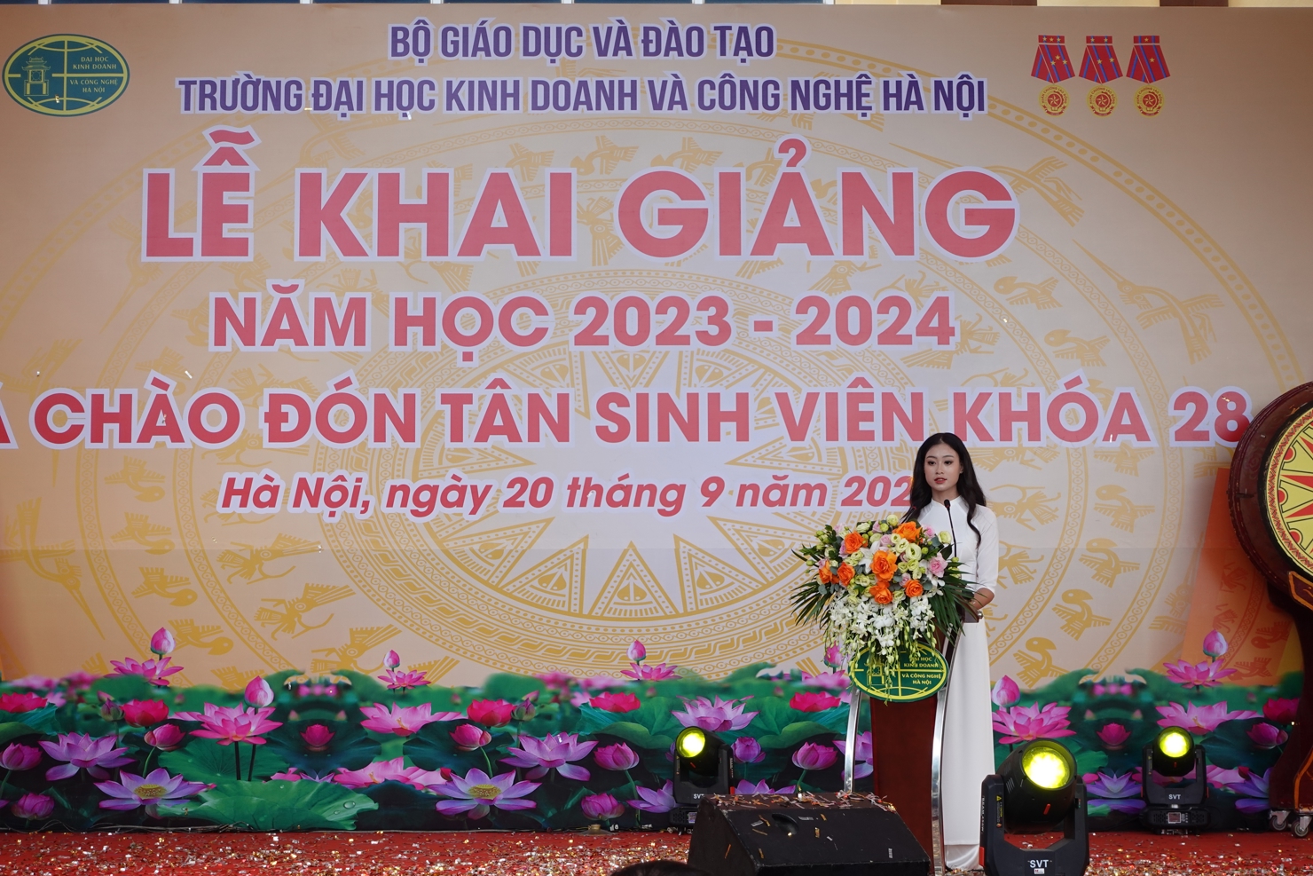 Trường Đại học Kinh doanh và Công nghệ Hà Nội khai giảng năm học 2023-2024 - Ảnh 2.