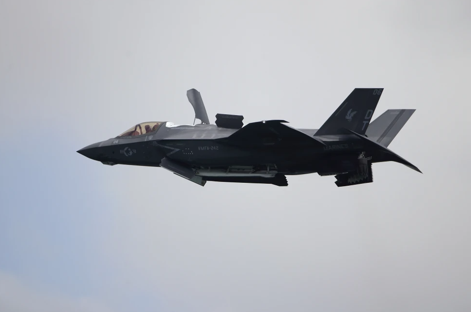 Chiến cơ F-35B của Mỹ gặp sự cố, không có người lái vẫn bay tiếp 100km mới rơi  - Ảnh 1.