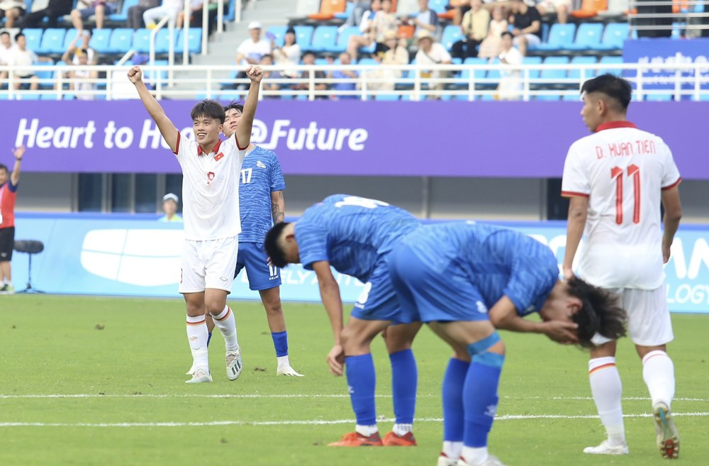 Báo Trung Quốc nói lời đặc biệt về Olympic Việt Nam sau trận thắng Mông Cổ  - Ảnh 1.