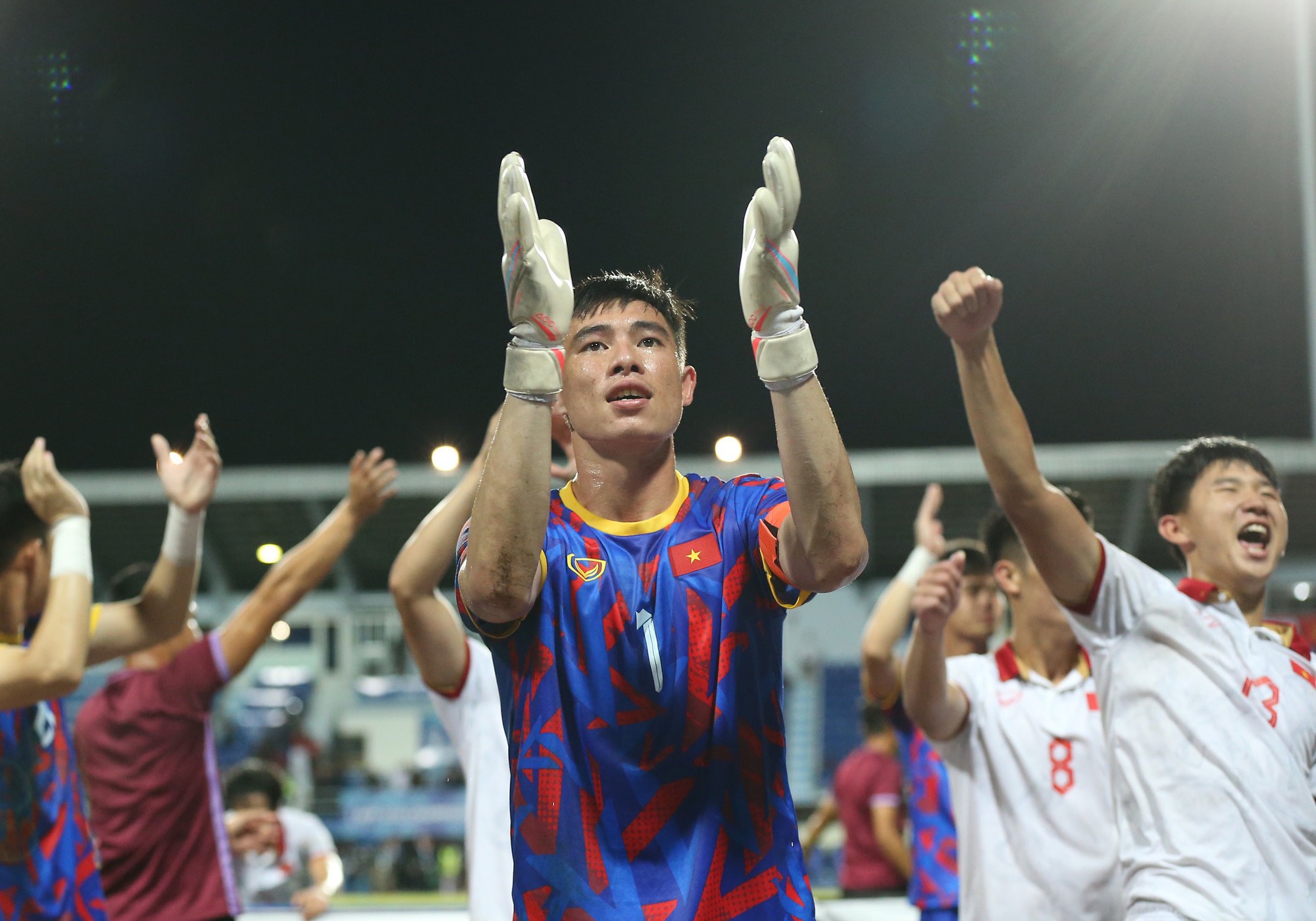 Niềm tin của HLV Hoàng Anh Tuấn trở thành nỗi lo cho Olympic Việt Nam  - Ảnh 1.