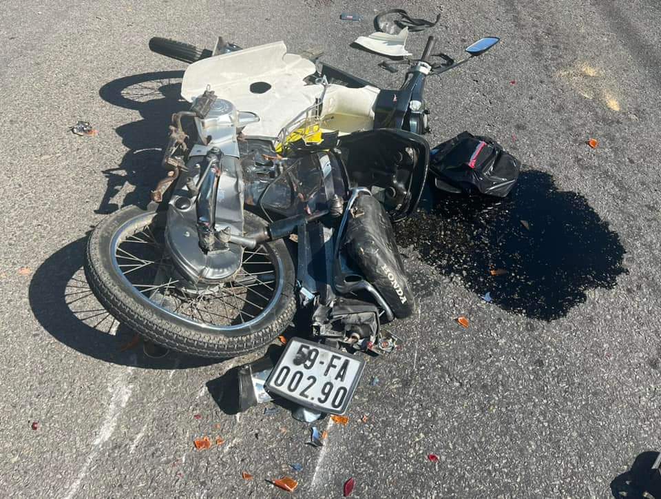 Quảng Ngãi: Xe tải tông xe máy một người tử vong tại chỗ - Ảnh 2.