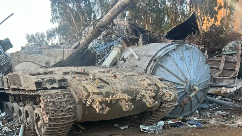 Israel bất ngờ phát hiện xe tăng mất cắp ở... bãi phế liệu  - Ảnh 1.