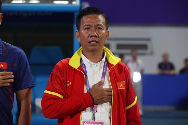 Thua Iran, HLV Hoàng Anh Tuấn thừa nhận sự thật phũ phàng về Olympic Việt Nam  - Ảnh 1.