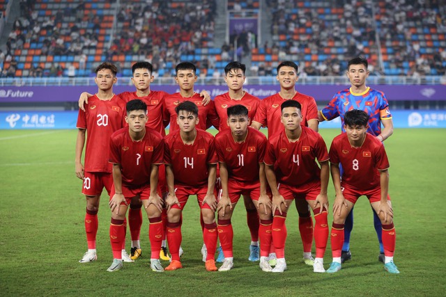 Olympic Việt Nam phải cạnh tranh vé đi tiếp với 3 đội bóng Đông Nam Á    - Ảnh 1.
