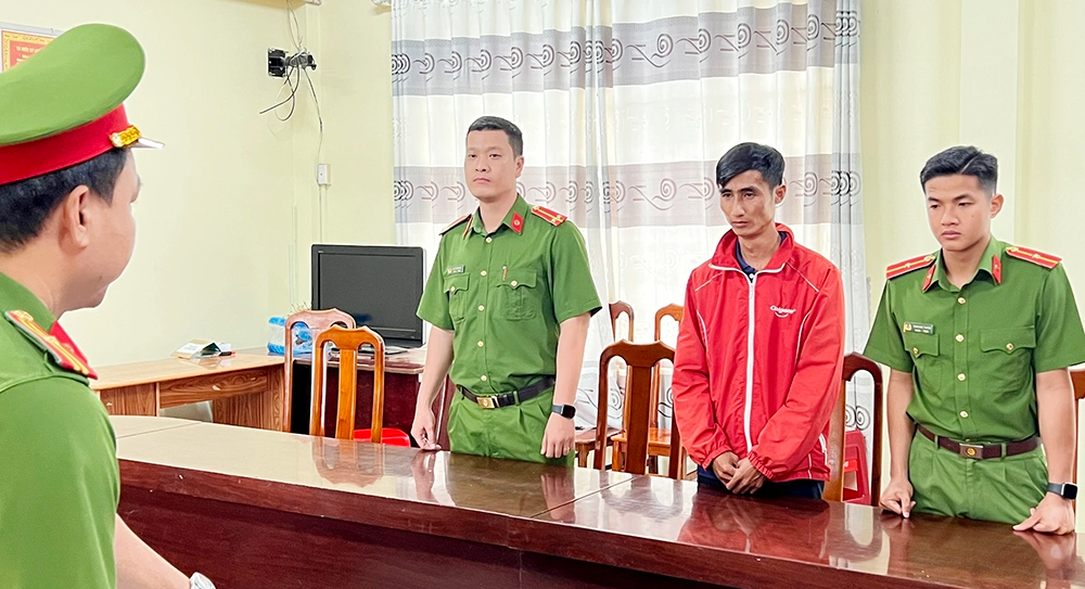 Một nhân viên công ty dược ở An Giang bị bắt về tội tham ô tài sản - Ảnh 1.