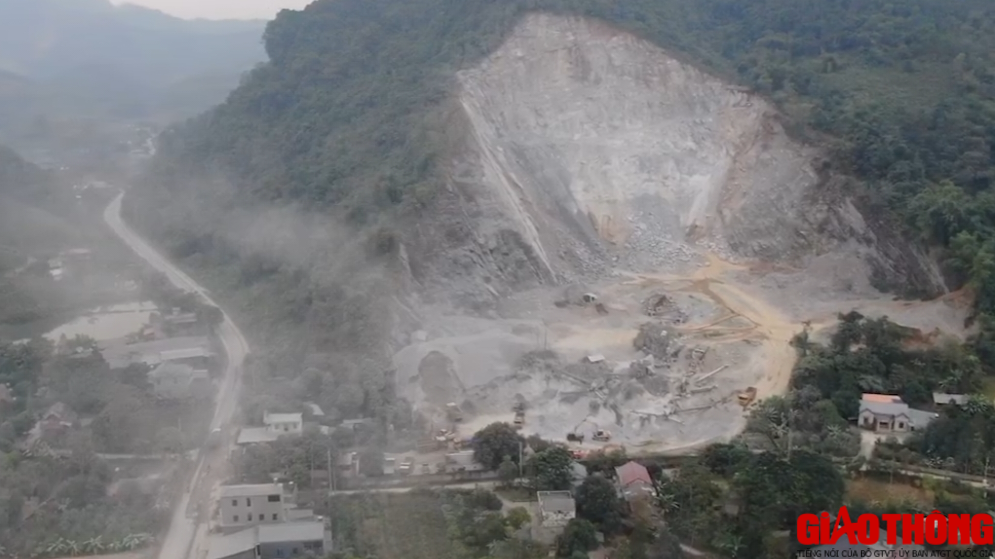 Phú Thọ: Vi phạm quy định khai thác khoáng sản, một công ty bị phạt hơn 650 triệu đồng - Ảnh 2.