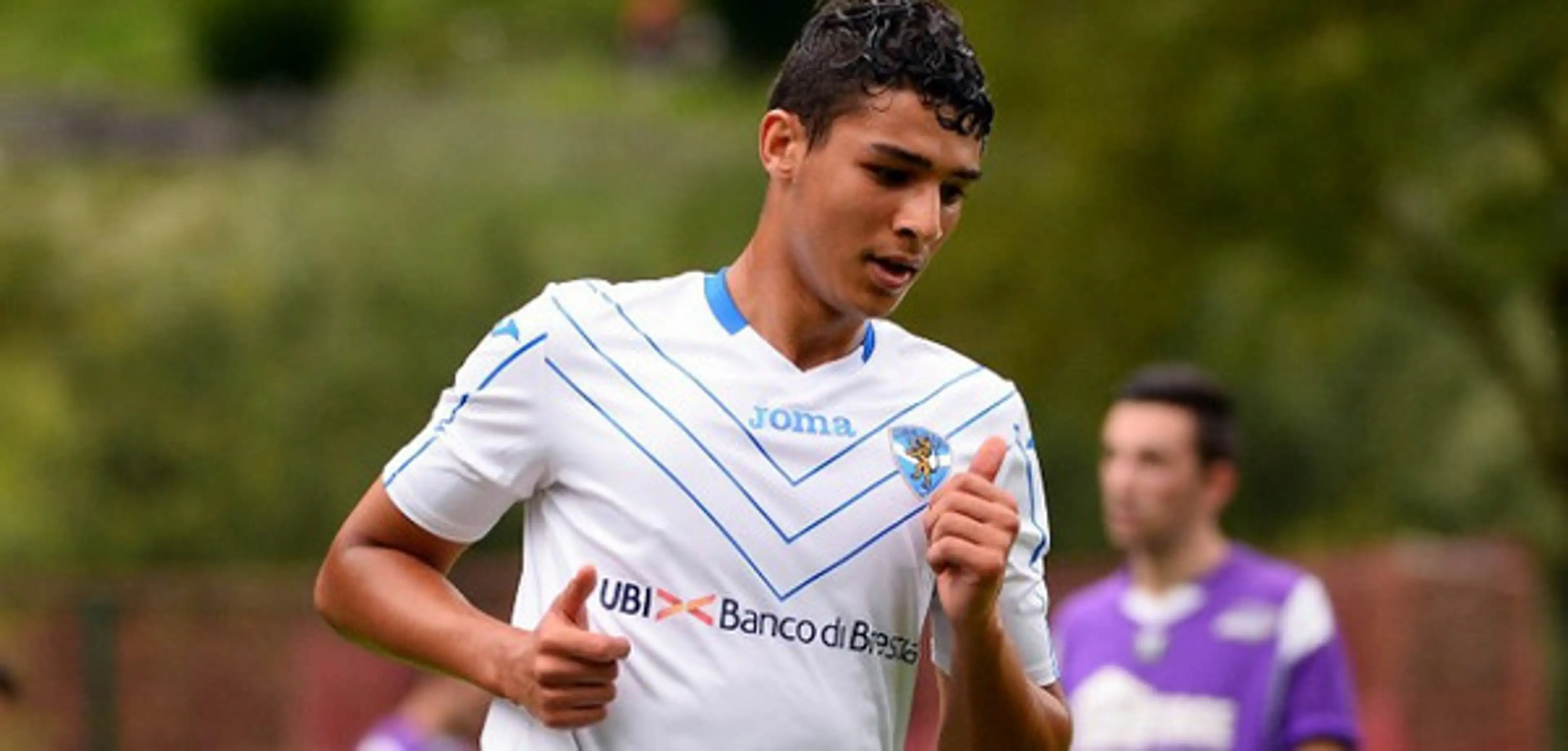 Đội bóng V-League thử việc cầu thủ từng gia nhập AS Roma với giá gần 80 tỷ đồng  - Ảnh 1.