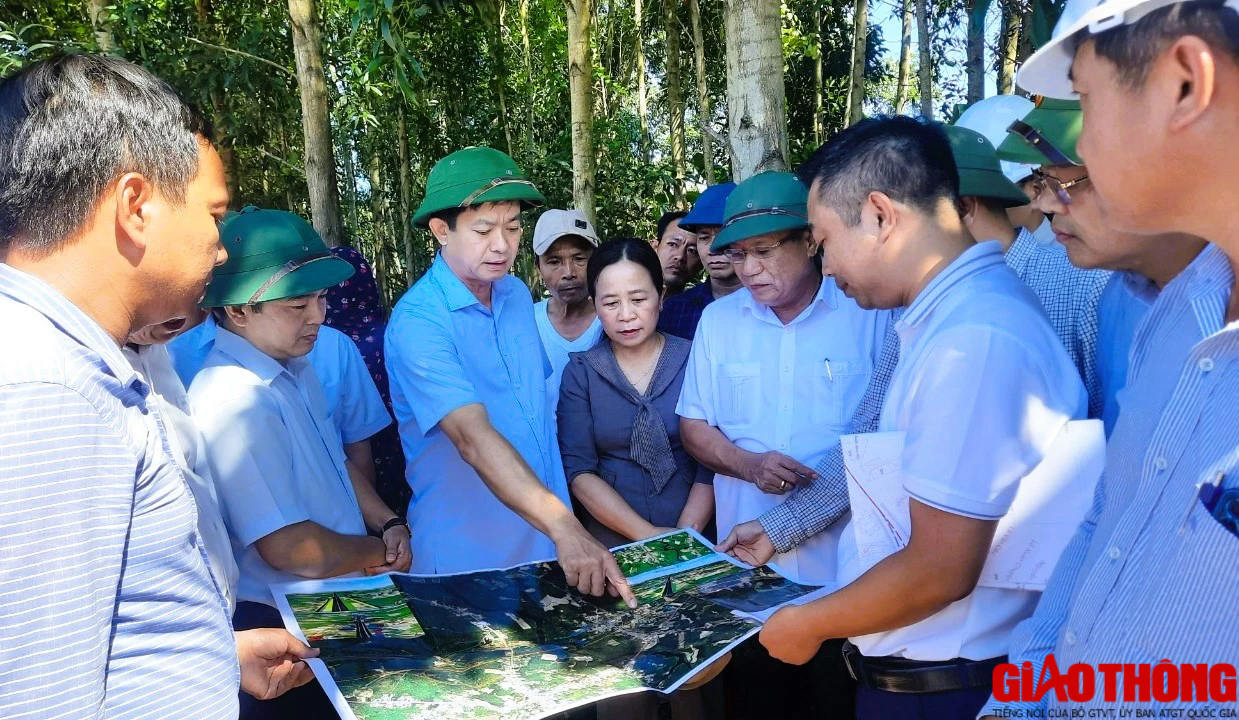 Biệt phái cán bộ hỗ trợ địa phương đẩy nhanh GPMB cao tốc Vạn Ninh – Cam Lộ - Ảnh 4.