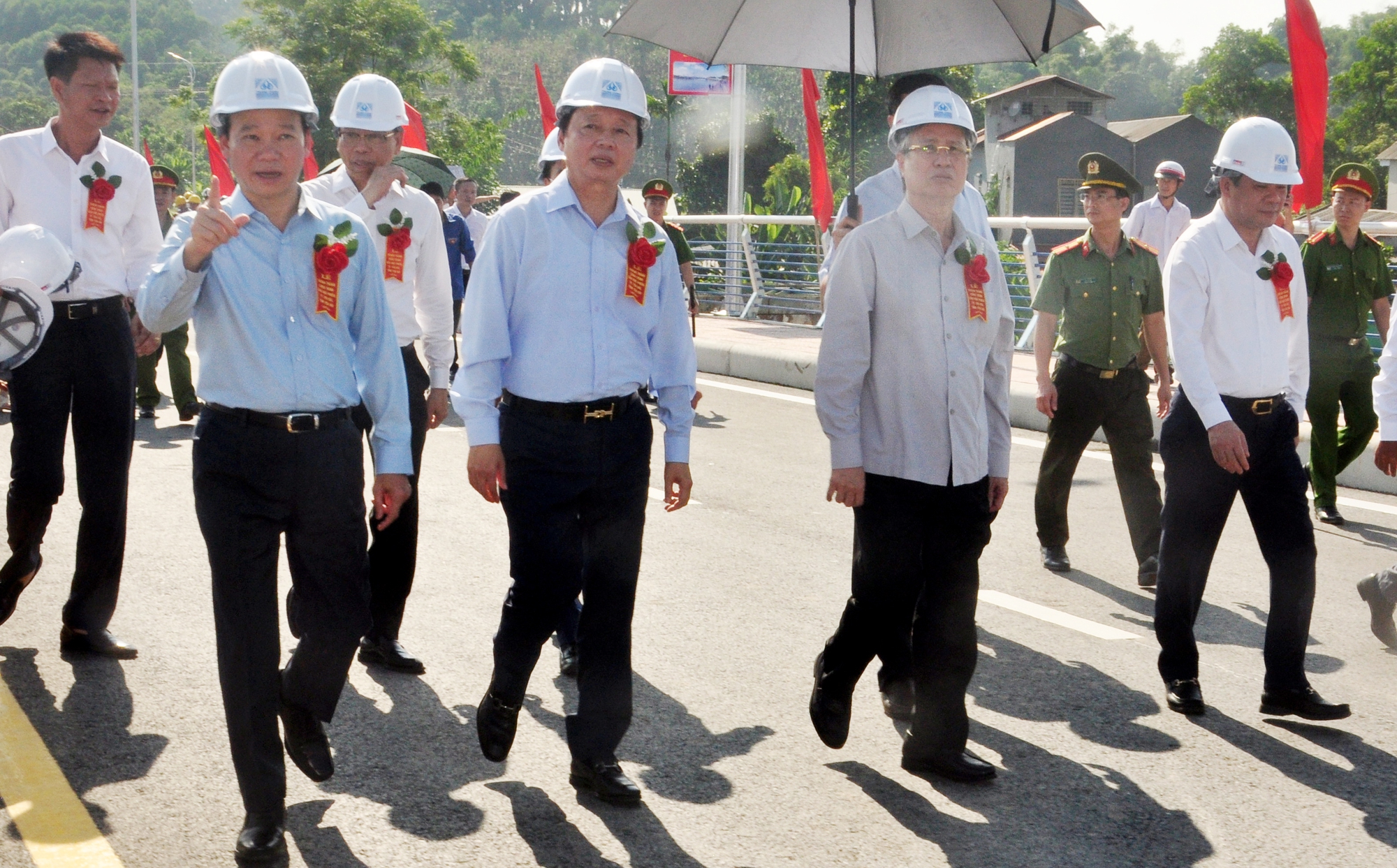 Yên Bái: Khánh thành cây cầu thứ 8 bắc qua sông Hồng - Ảnh 5.