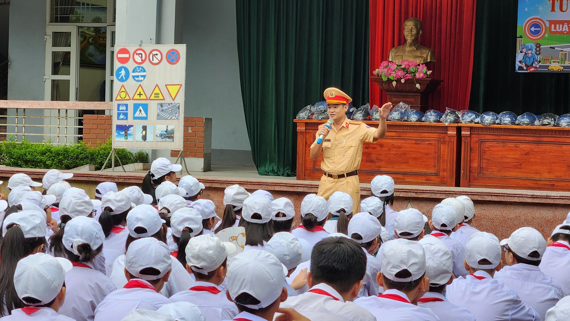 Hà Nam: Tập trung ngăn chặn, xử lý vi phạm nổi cộm, kiềm chế tai nạn - Ảnh 1.