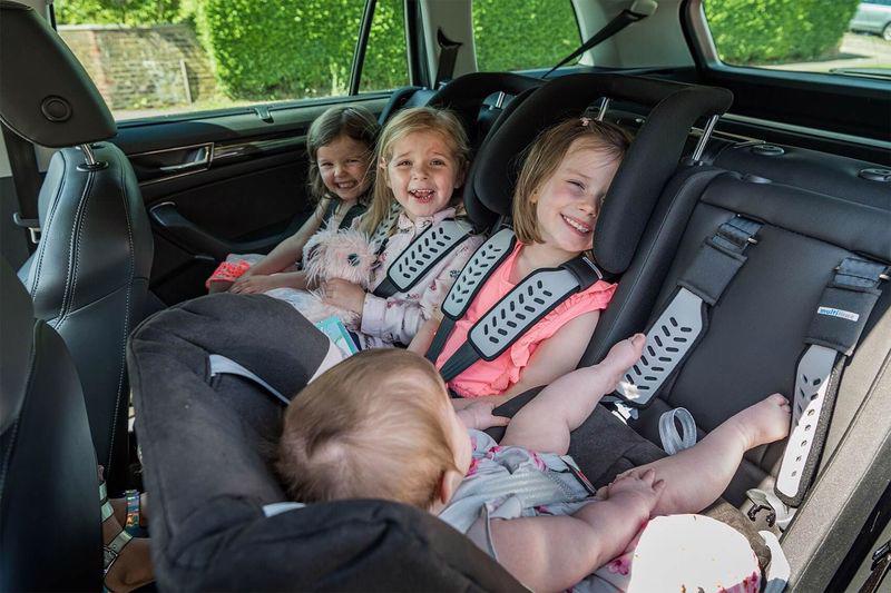 Sớm luật hoá quy định sử dụng thiết bị an toàn cho trẻ em trên ô tô - Ảnh 1.