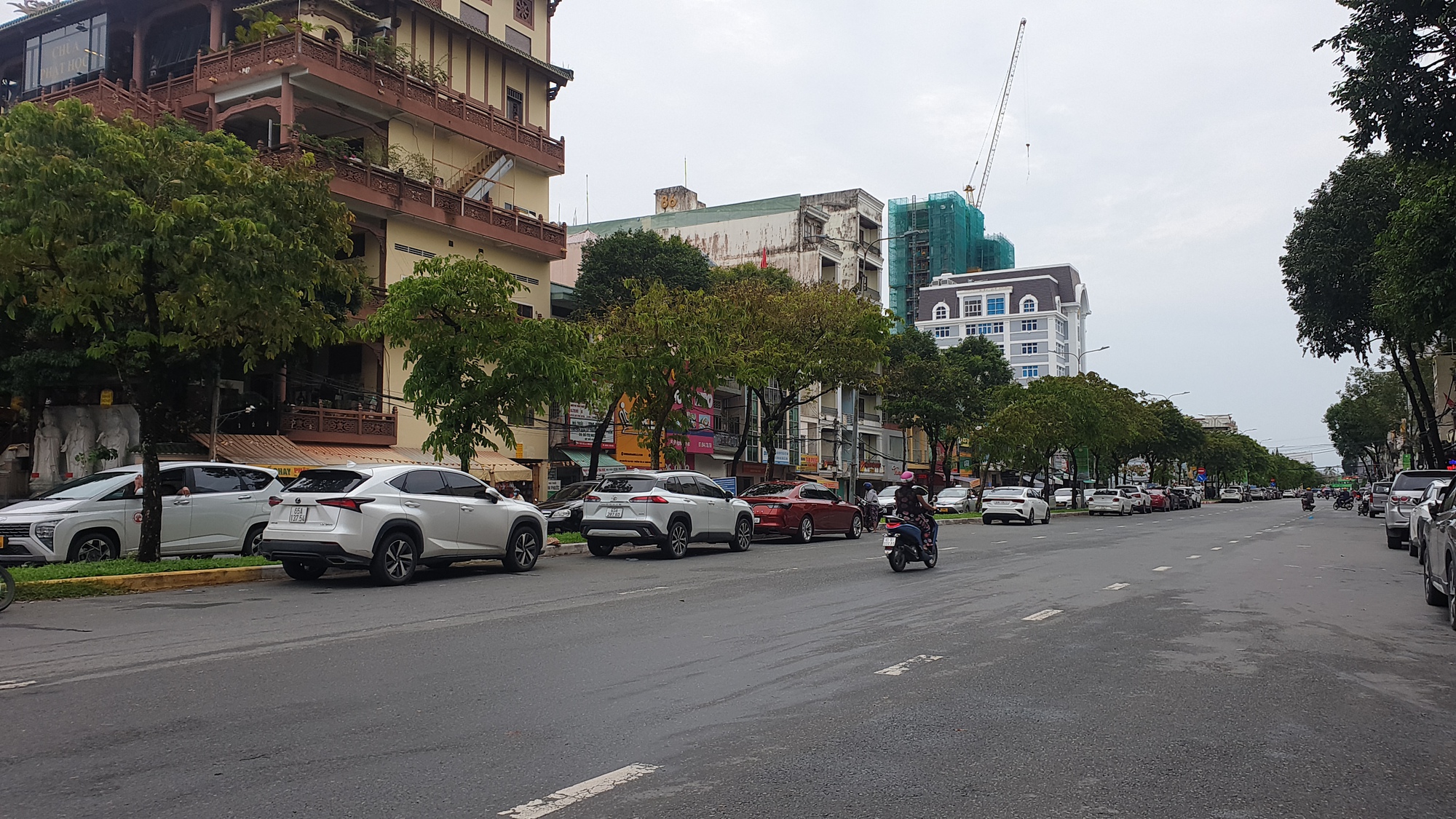 Cần Thơ: Sắp xếp lại các bãi đỗ xe ở lòng đường, vỉa hè, đảm bảo an toàn giao thông - Ảnh 4.