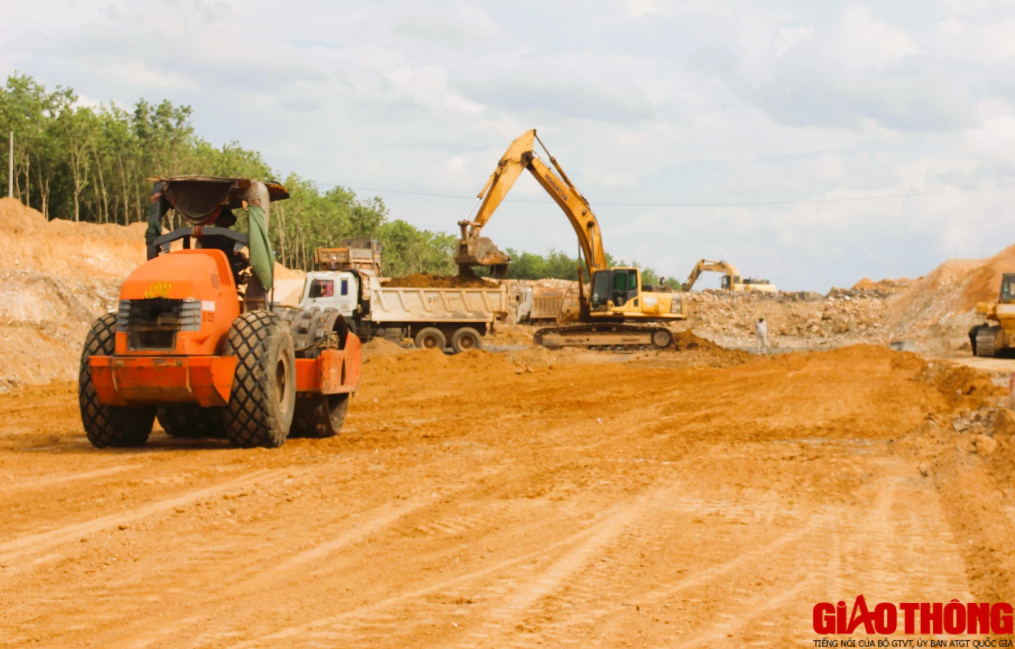 Lập tổ công tác đẩy nhanh cấp mỏ vật liệu xây dựng làm cao tốc Vạn Ninh – Cam Lộ - Ảnh 1.
