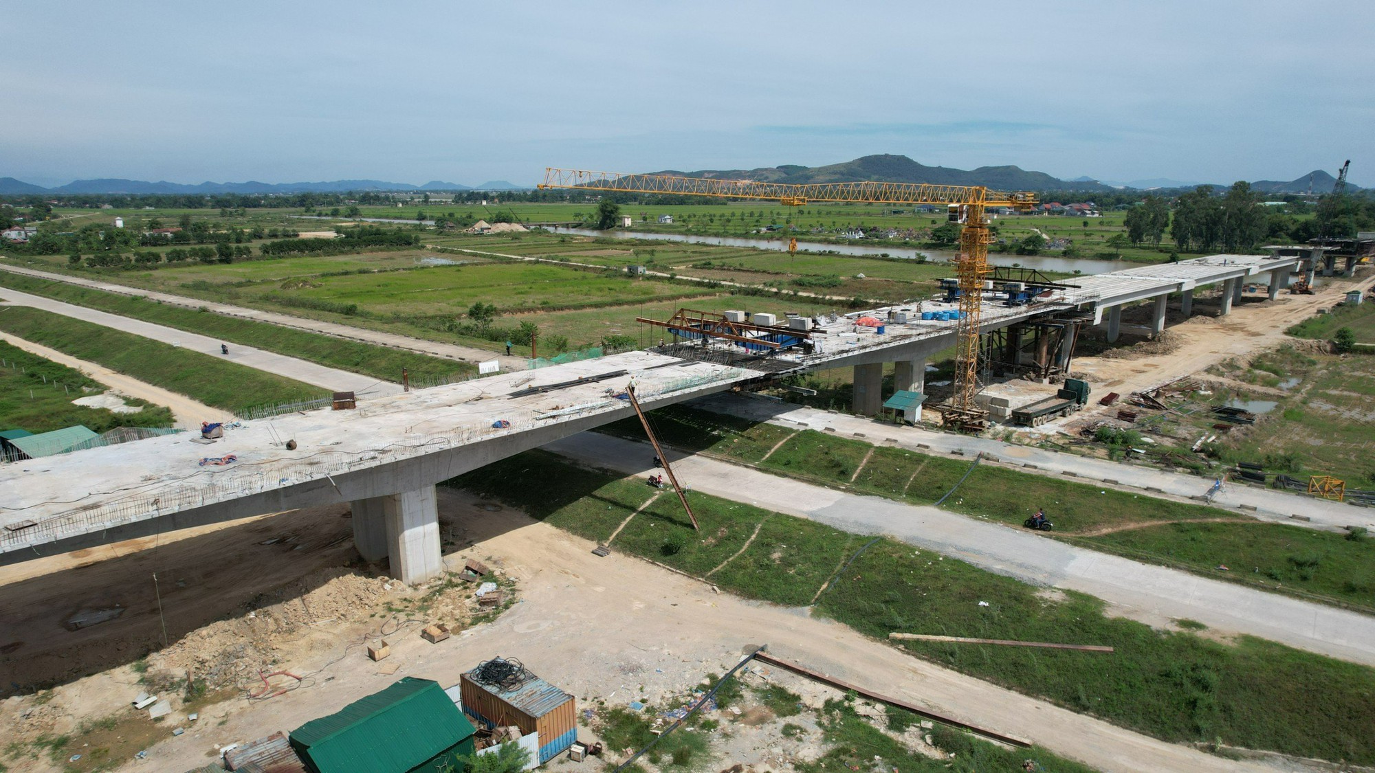 Đua tiến độ hai dự án PPP cao tốc Bắc - Nam - Ảnh 1.
