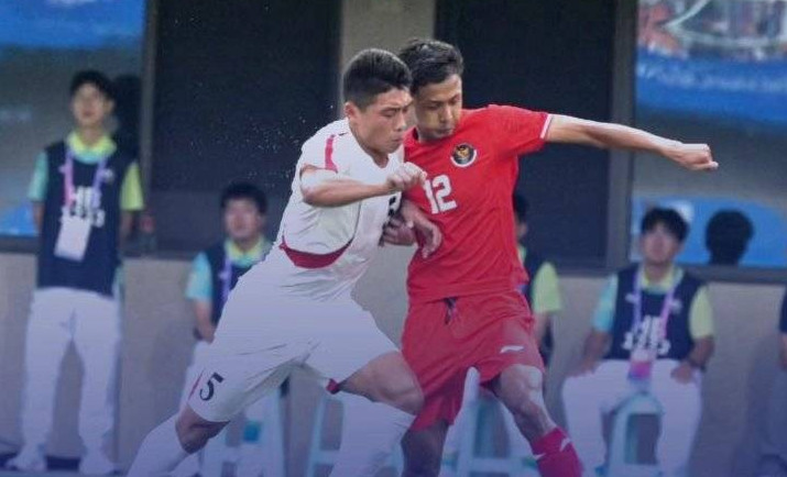 ASIAD 19: Esanov lập cú đúp, Uzbekistan tiễn Olympic Indonesia về nước  - Ảnh 1.