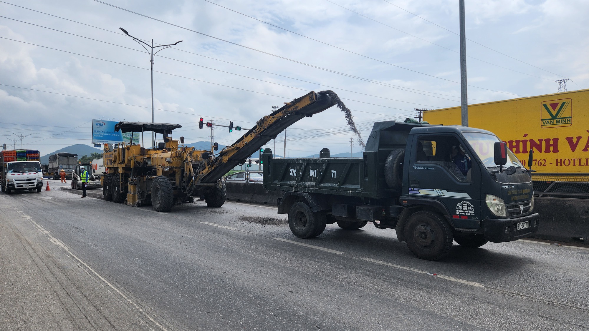 Khu QLĐB II - Điểm nhấn trong quản lý, bảo trì, giữ an toàn giao thông đường bộ năm 2023 - Ảnh 2.