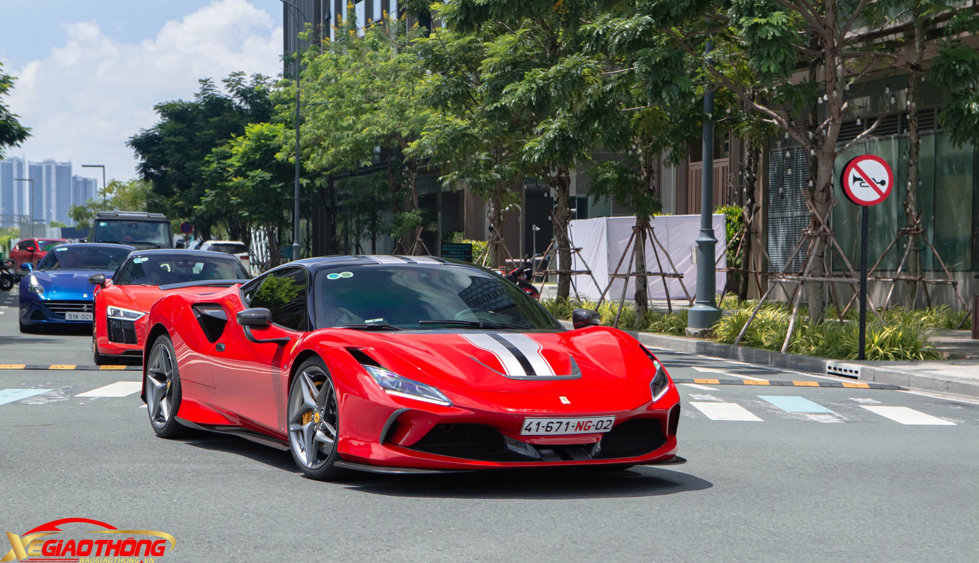 Cận cảnh siêu xe Ferrari F8 Tributo độ tiền tỷ tại Việt Nam