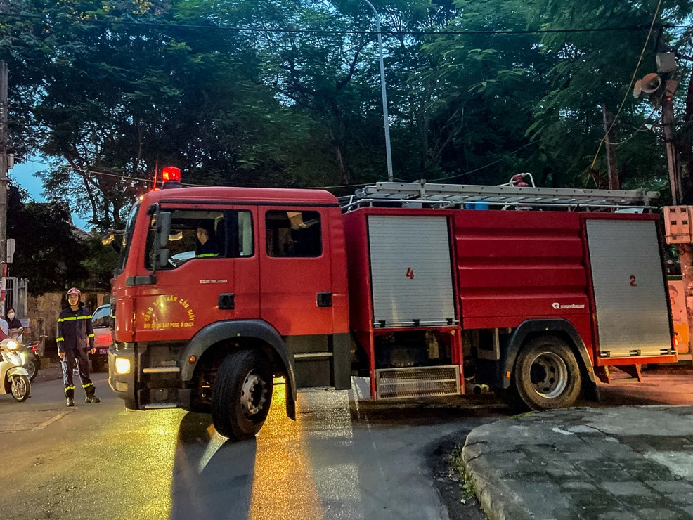 Phong tỏa chung cư mini tại Hà Nội sau sự cố chập điện - Ảnh 2.