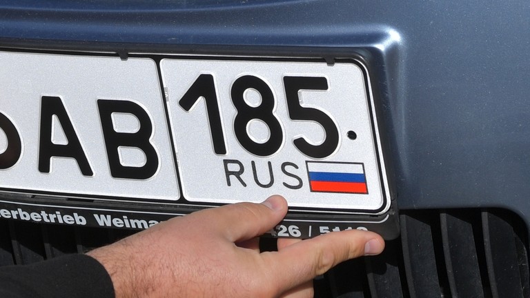 Đại sứ quán Nga tại Đức cảnh báo công dân về khả năng bị tịch thu ô tô - Ảnh 1.