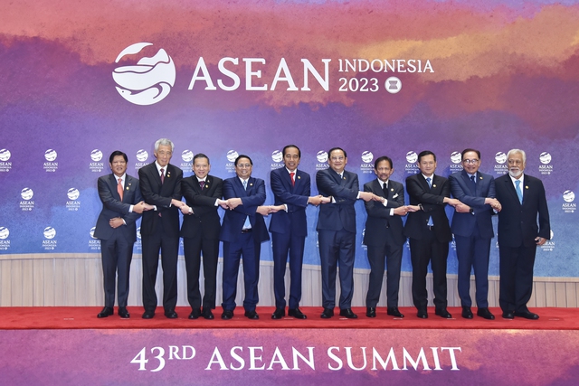 4 ngày, 40 hoạt động của Thủ tướng tại Hội nghị Cấp cao ASEAN lần thứ 43 - Ảnh 1.