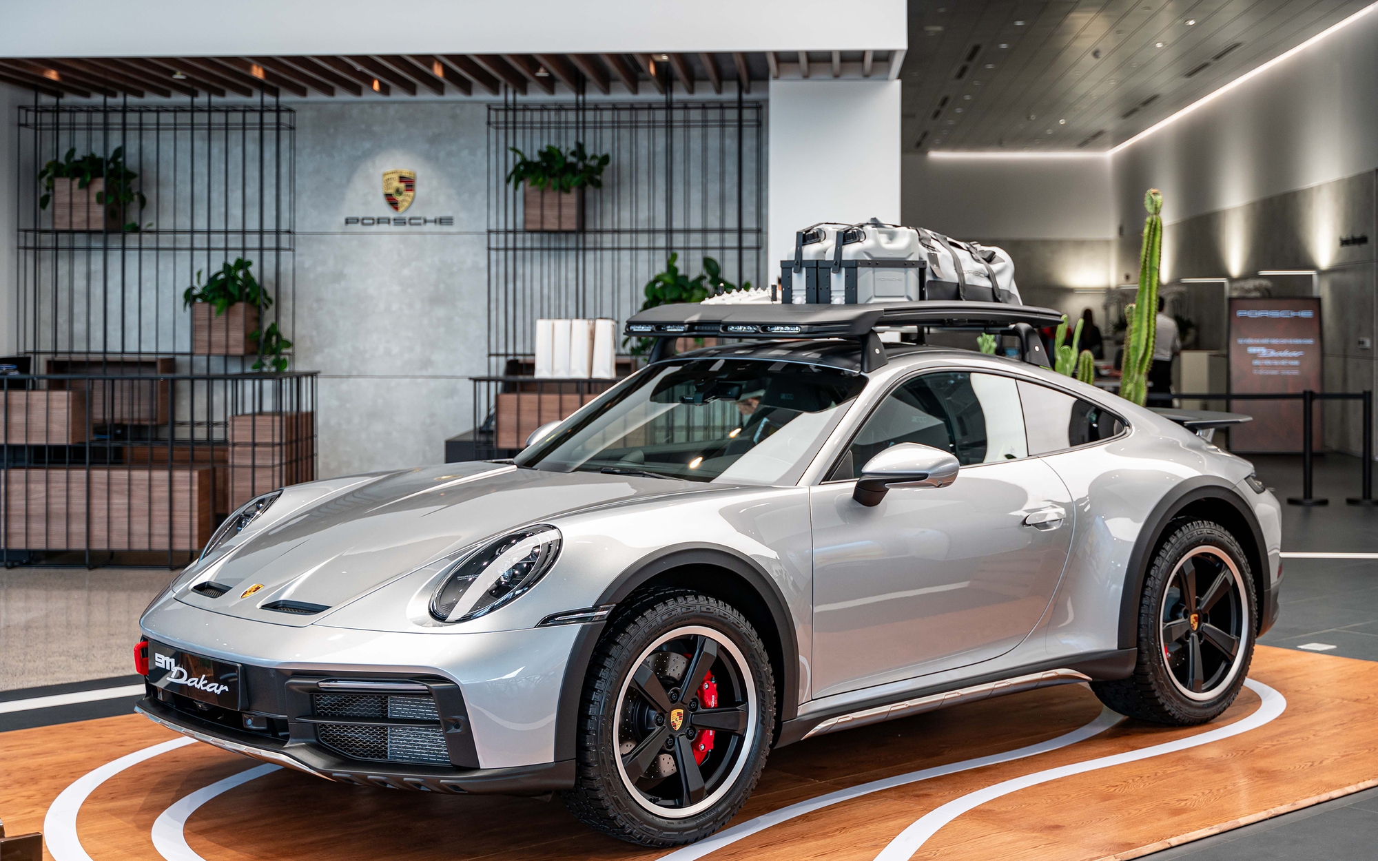 Porsche 911 Dakar ra mắt tại Việt Nam, giá khởi điểm hơn 15 tỷ đồng
