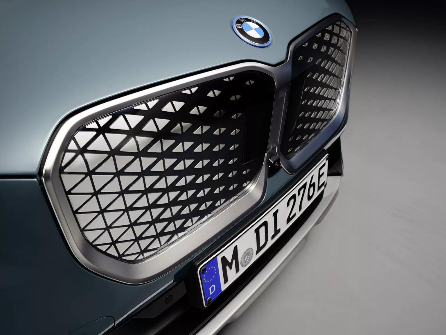 Mẫu SUV điện rẻ nhất của BMW ra mắt, chờ ngày về Việt Nam? - Ảnh 5.