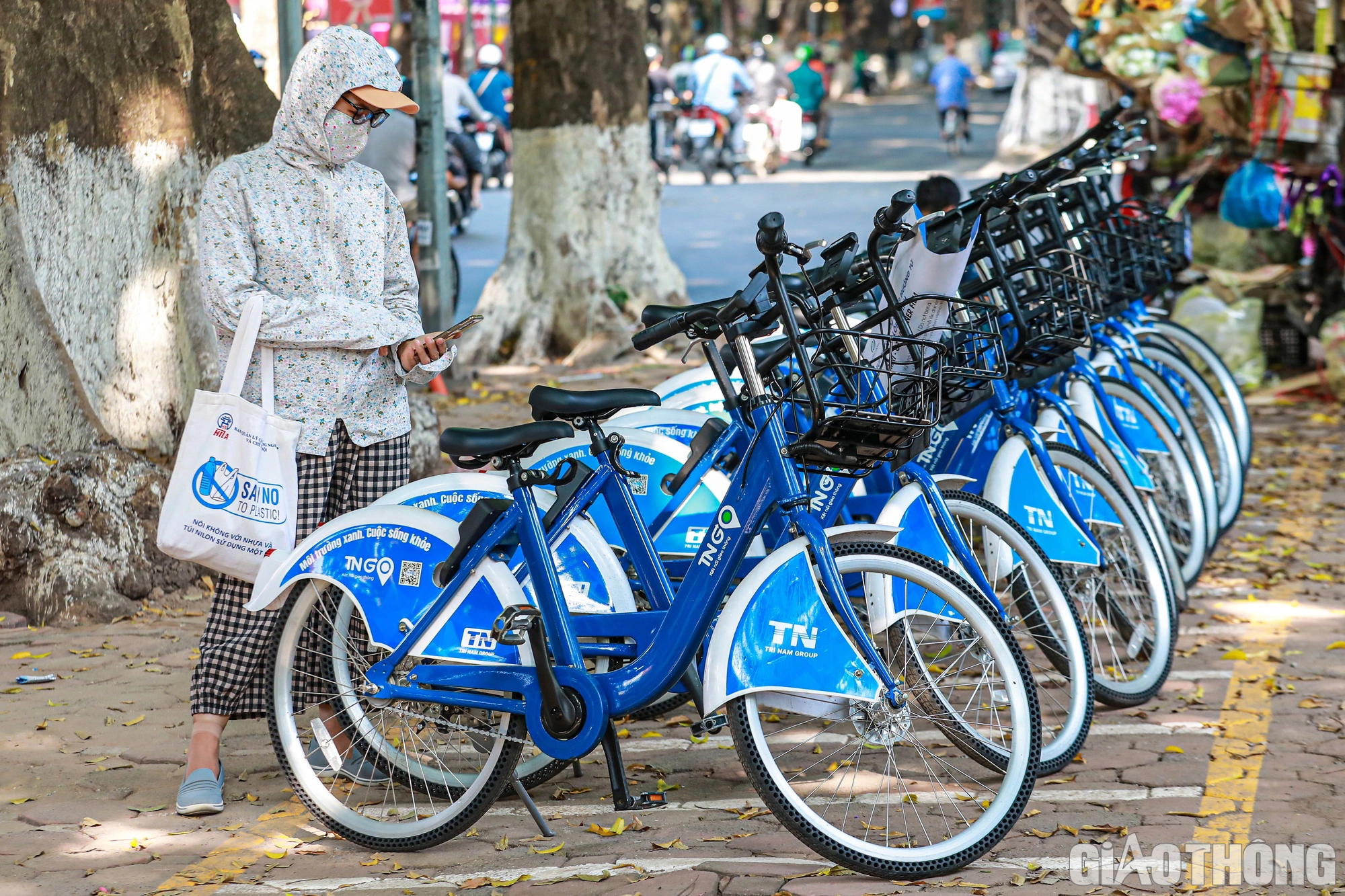 Nửa tháng ra mắt, xe đạp công cộng được người dân Thủ đô ưa chuộng - Ảnh 4.