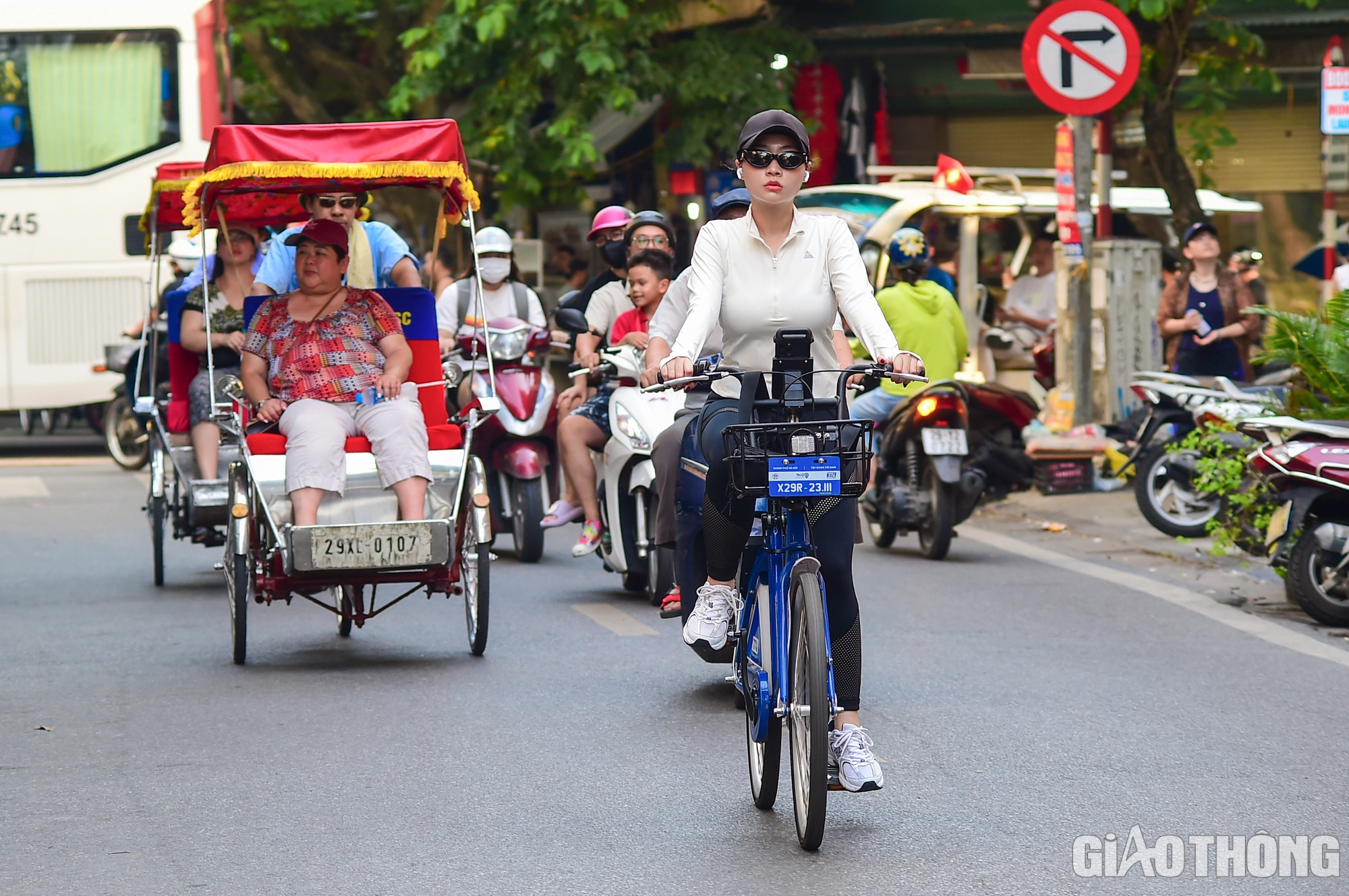 Nửa tháng ra mắt, xe đạp công cộng được người dân Thủ đô ưa chuộng - Ảnh 8.