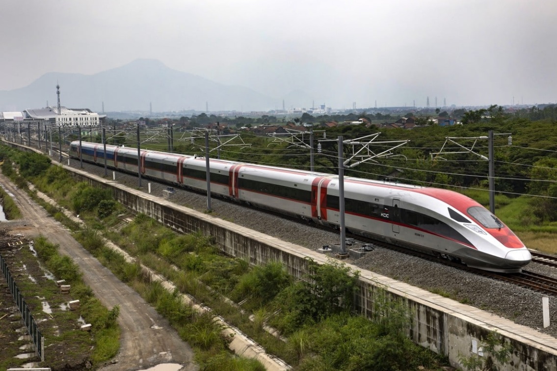 Tuyến đường sắt tốc độ cao nhất khu vực Đông Nam Á bắt đầu chạy thử  - Ảnh 1.