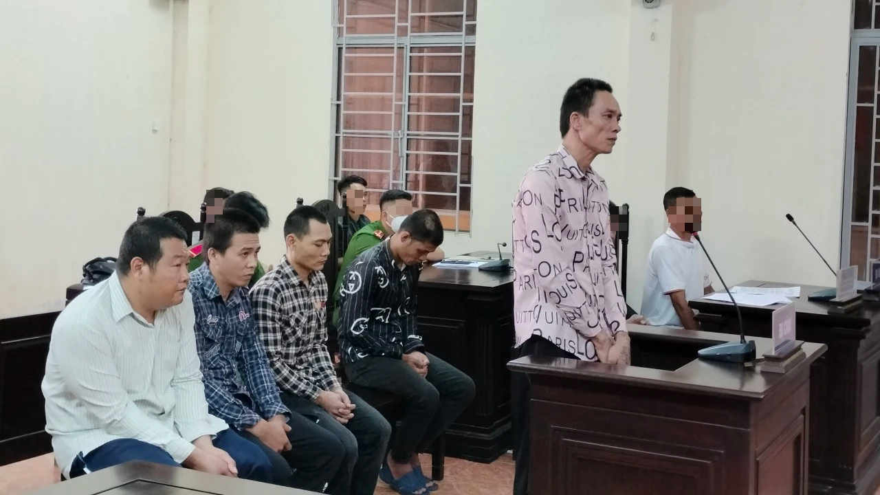 Ngư phủ bị tra tấn dã man trên tàu muốn nhận 700 triệu bồi thường - Ảnh 3. Ngư phủ bị tra tấn dã man trên tàu muốn nhận 700 triệu bồi thường - Ảnh 3.