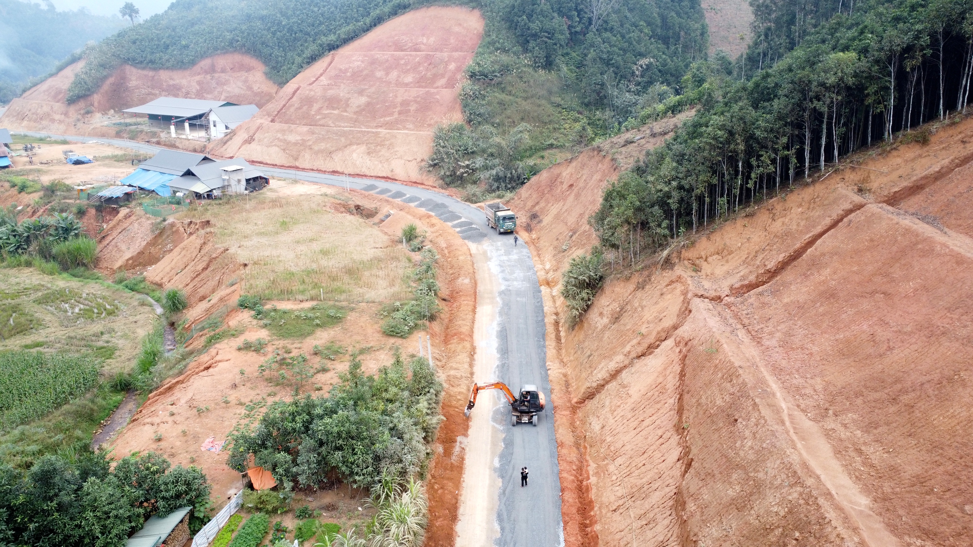 Tết trên công trường dự án kết nối giao thông miền núi phía Bắc- Ảnh 1.