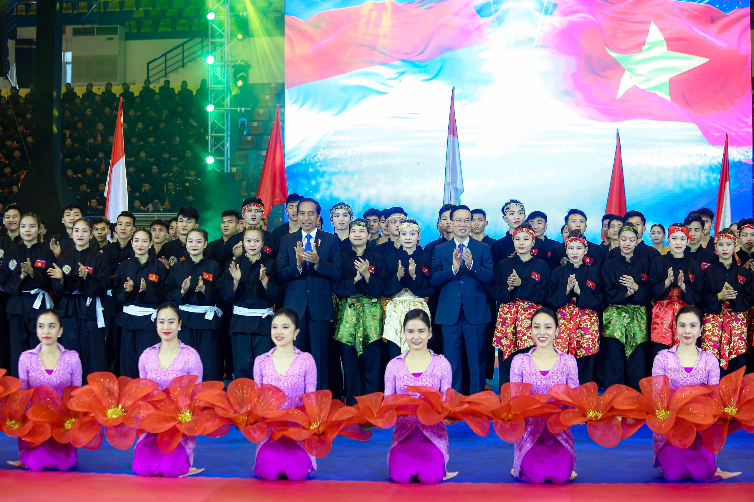 Chủ tịch nước và Tổng thống Indonesia xem trình diễn Pencak silat, võ cổ truyền- Ảnh 9.