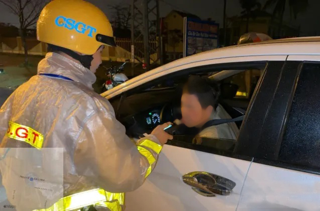 Thầy dạy lái vi phạm nồng độ cồn ở Quảng Bình bị cấm dạy thực hành lái xe- Ảnh 1.