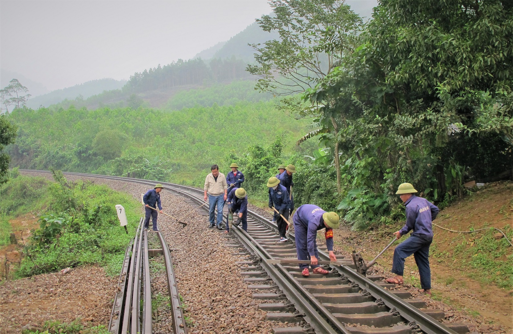 Khởi công dự án cải tạo đường sắt đèo Khe Nét hơn 2.000 tỷ đồng sau tết Nguyên đán- Ảnh 1.