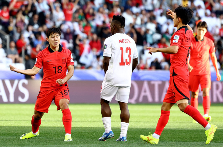 Asian Cup: Son Heung-min im tiếng, Hàn Quốc vẫn thắng dễ nhờ sao PSG - Ảnh 1.