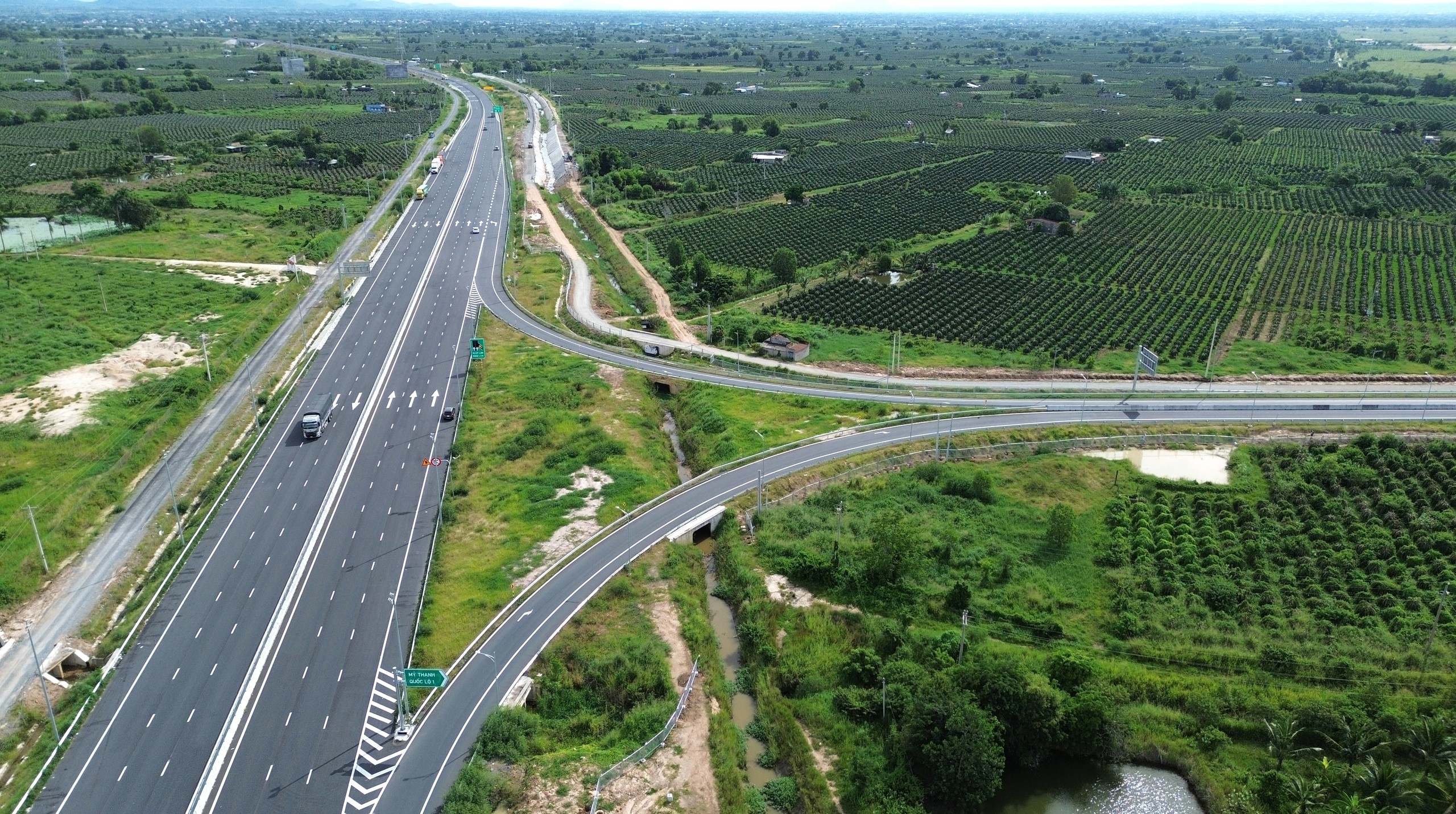 Vì sao Bình Thuận kiến nghị mở đường kết nối cao tốc vào nội ô Phan Thiết?- Ảnh 1.