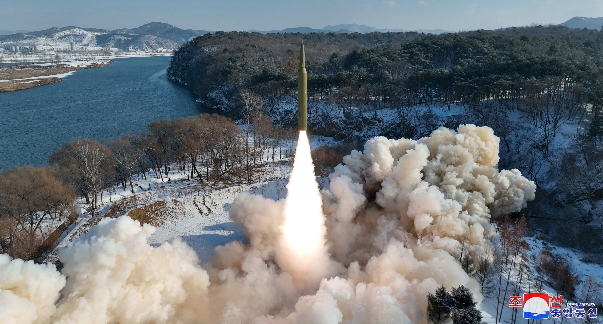 Vụ thử nghiệm tên lửa siêu thanh của Triều Tiên ngày 14/1 (Ảnh: Thông tấn xã Trung ương Triều Tiên)