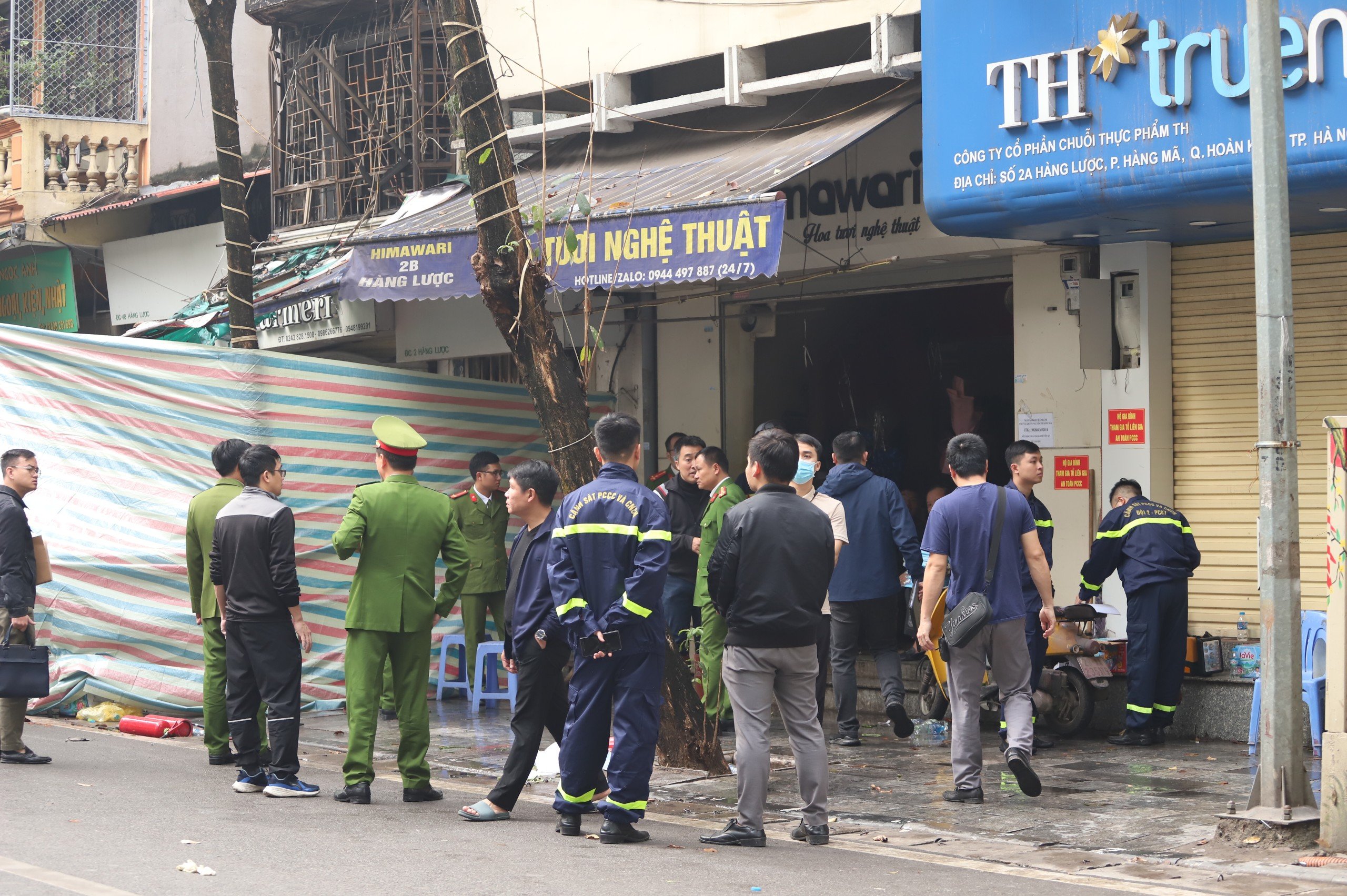 Tan hoang hiện trường vụ cháy khiến 4 người tử vong ở Hà Nội- Ảnh 2.