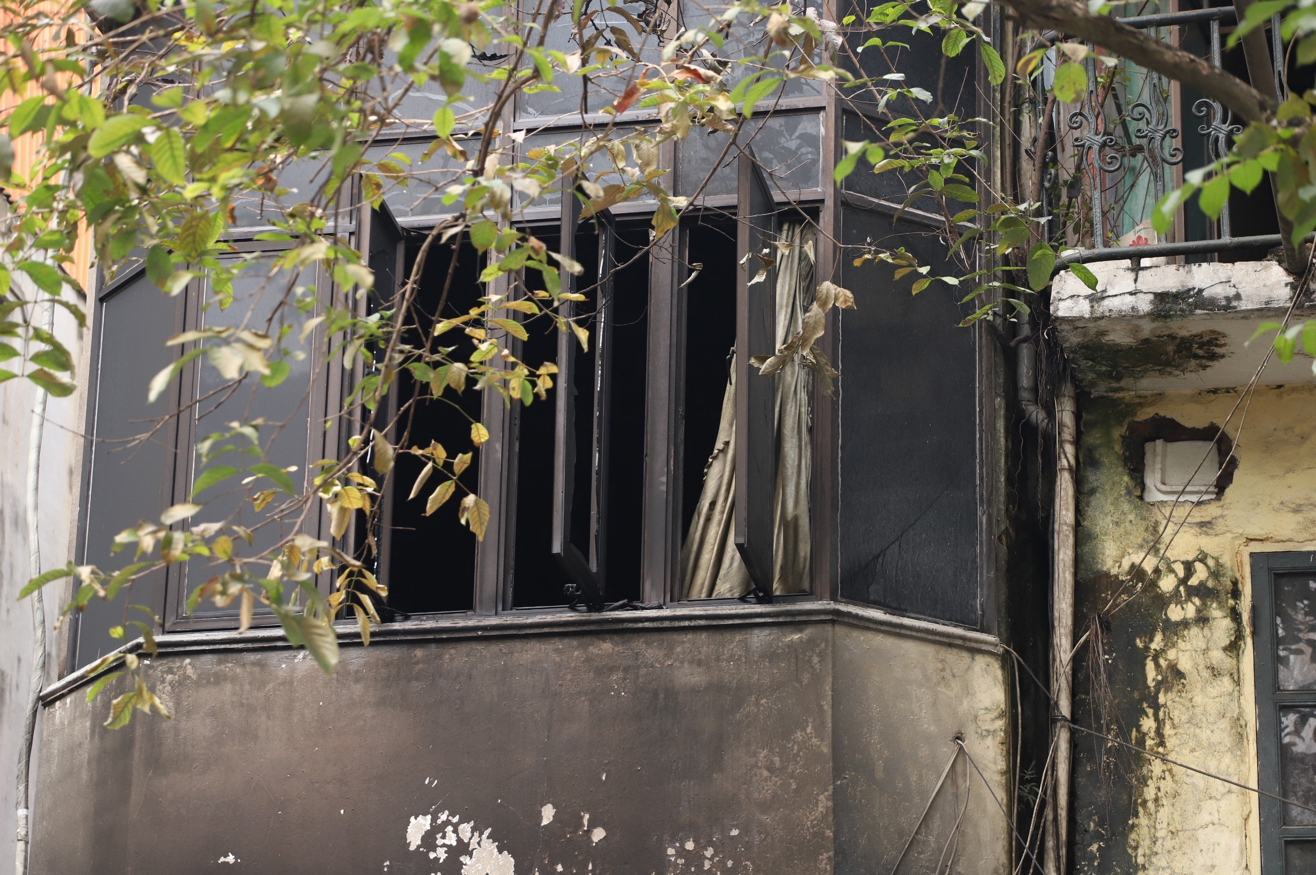 Tan hoang hiện trường vụ cháy khiến 4 người tử vong ở Hà Nội- Ảnh 4.