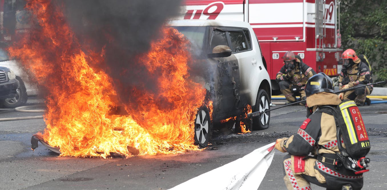Nguyên nhân và cách phòng tránh cháy nổ ô tô điện- Ảnh 2.