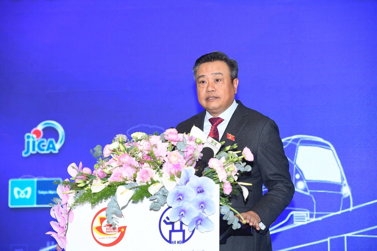 Chủ tịch Hà Nội: Đầu tư sớm đường sắt đô thị để giảm ùn tắc và tai nạn giao thông- Ảnh 1.